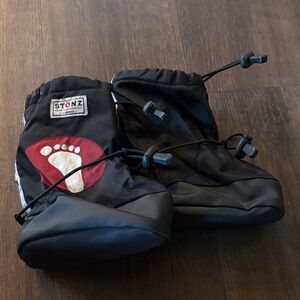 Stonz Black Booties with Red Footprint sz XL